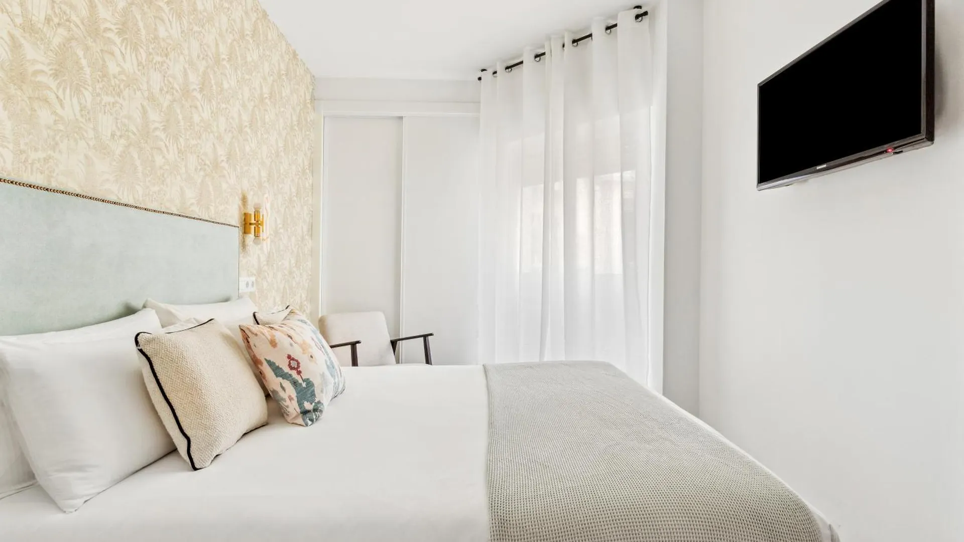 Epidemia & Quite Bedrooms By Ele Apartments Malaga